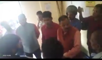 देहरादून टोल प्लाजा पर डोईवाला विधायक व टोल प्लाजा मैनेजर के बीच झड़प, वीडियो वायरल।