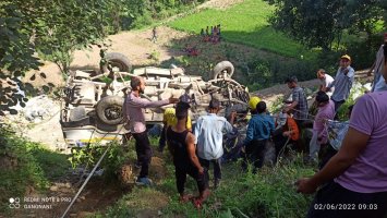 उत्तरकाशी के बड़कोट में दर्दनाक हादसा, गहरी खाई में गिरा यूटिलिटी वाहन, एसडीआरएफ उत्तराखंड पुलिस ने चलाया रेस्क्यू ऑपरेशन