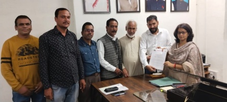 कर्मचारियों के लंबित वेतन भुगतान की मांग को लेकर यूकेडी ने दी आंदोलन की चेतावनी । सीएम को प्रेषित किया ज्ञापन   