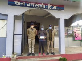 मोबाइल शॉप में हुई चोरी का घनसाली पुलिस ने किया खुलासा। चोरी के माल सहित अभियुक्त गिरफ्तार।