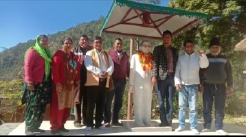 डॉ भीमराव अंबेडकर की मूर्ति पर पुष्प अर्पित कर मनाया गया संविधान दिवस।