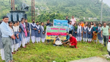 हिमालय दिवस के अवसर पर वृक्षारोपण और स्वच्छता अभियान का आयोजन।