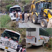 Uttarkashi news: यात्रियों से भरी बस में मची चीख पुकार, हादसे की वजह तेज रफ्तार।