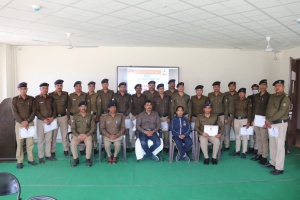 SDRF वाहिनी मुख्यालय, जॉलीग्रांट में सिविल पुलिस, पीएसी व आईआरबी के जवानों का दिया गया आपदा प्रबंधन का आधारभूत प्रशिक्षण।