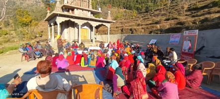 नारायणबगड़ चमोली:- जुनेर गांव पहुंची विकसित भारत संकल्प यात्रा, प्रधान नरेंद्र भंडारी व ग्रामीणों ने किया जोरदार स्वागत।