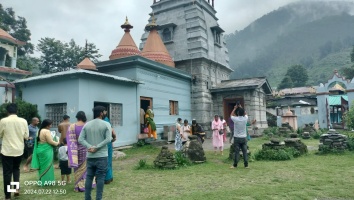Ghansali: सावन का पहला सोमवार, शिव मंदिरों में उमड़ा भक्तों का सैलाब। 