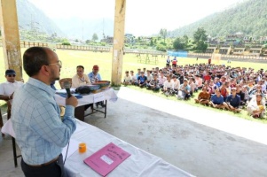 स्पोर्ट्स स्टेडियम मनेरा में चयन ट्रायल का आयोजन,  सीडीओ जय किशन रहे मौजूद। 