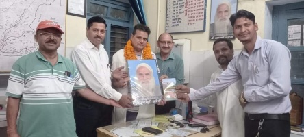 डा श्याम विजय को किया सम्मानित ।