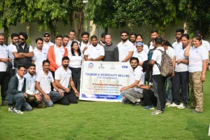 Dehradun: राज्य स्थापना दिवस पर 40 प्राकृतिकविदों को किया गया प्रशिक्षित और प्रमाणित।