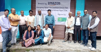 मदद:- भिलंगना प्रखंड के आपदा प्रभावितों की मदद को आगे आया amazon, बांटी राहत सामग्री ।