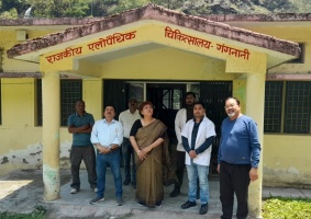 Uttarkashi: गढ़वाल मण्डल निदेशक डॉ0 शिखा जंगपागी ने परखी चारधाम यात्रा की स्वास्थ्य व्यवस्थाएं। 