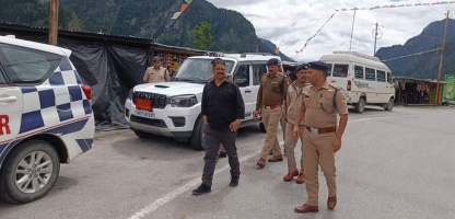 Uttarakashi: नवनियुक्त एसपी ने किया गंगोत्री धाम यात्रा रुट का भौतिक निरीक्षण। 