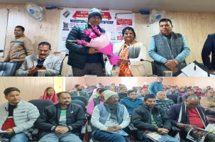 नई टिहरी:- ब्लॉक प्रमुख सुनीता देवी की अध्यक्षता में बीडीसी का आयोजन। 