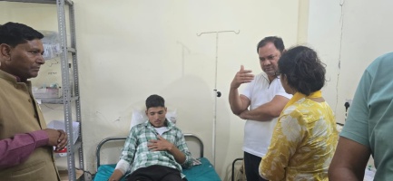 चंबा-ऋषिकेश मोटर मार्ग पर बस दुर्घटना, घायलों का हाल जानने पहुंचे विधायक, जिला पंचायत अध्यक्ष और ब्लॉक प्रमुख