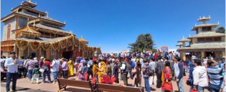 चैत्र नवरात्रि पर्व पर सुरकडा़ मंदिर में श्रद्धालुओं की उमड़ी भीड़