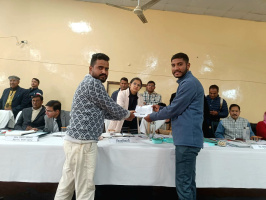 एनएसयूआई ने चार सूत्रीय मांग को लेकर जिलाधिकारी को ज्ञापन सौंपा